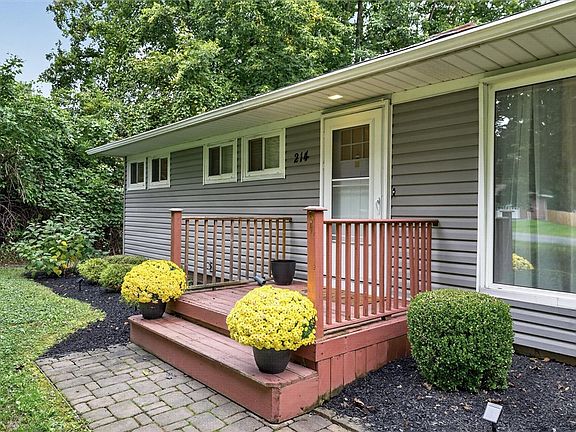 2nd image of 214 Saint Patrick Dr