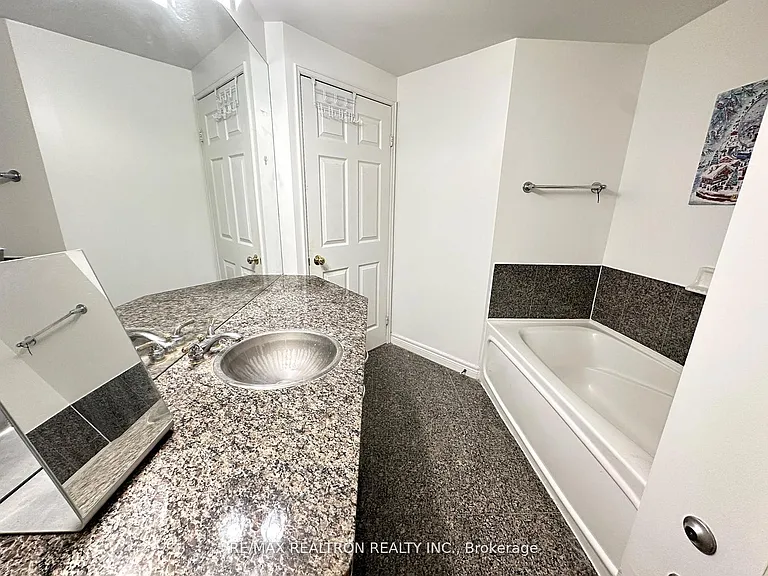 55 Bloor St E #1909 — Photo 14