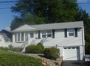 172 Clark St, Worcester, MA 01606