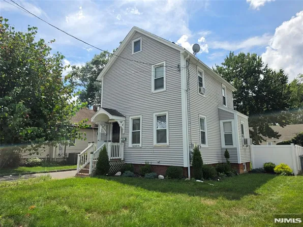 316 William St, New Milford, NJ 07646