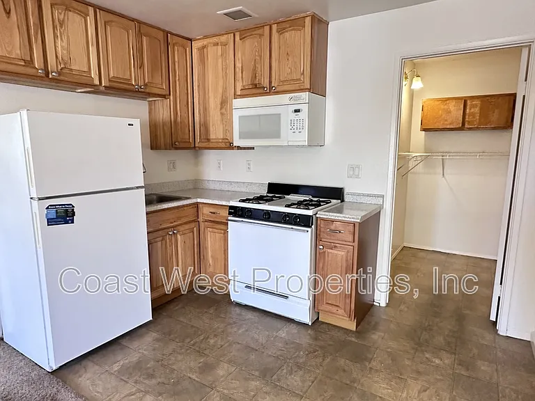 3563 Roosevelt St #F — Photo 2