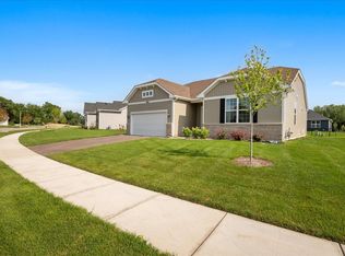 422 Cottrell Ln, Aurora, IL 60506