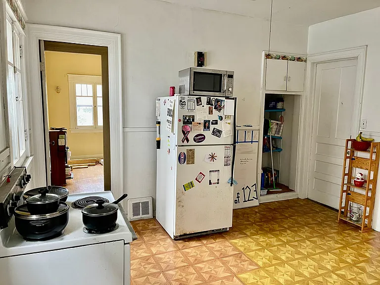 7 Berkley Pl #1 — Photo 6