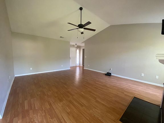 living room with vaulted cieleings