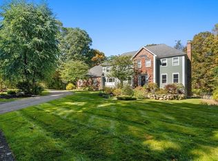 177 Bay Colony Dr, Westwood, MA 02090