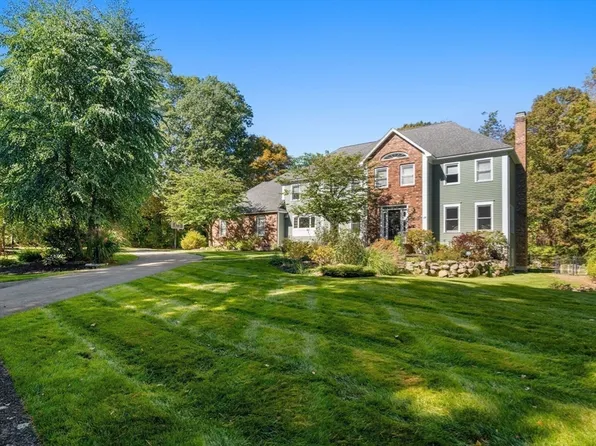 177 Bay Colony Dr, Westwood, MA 02090