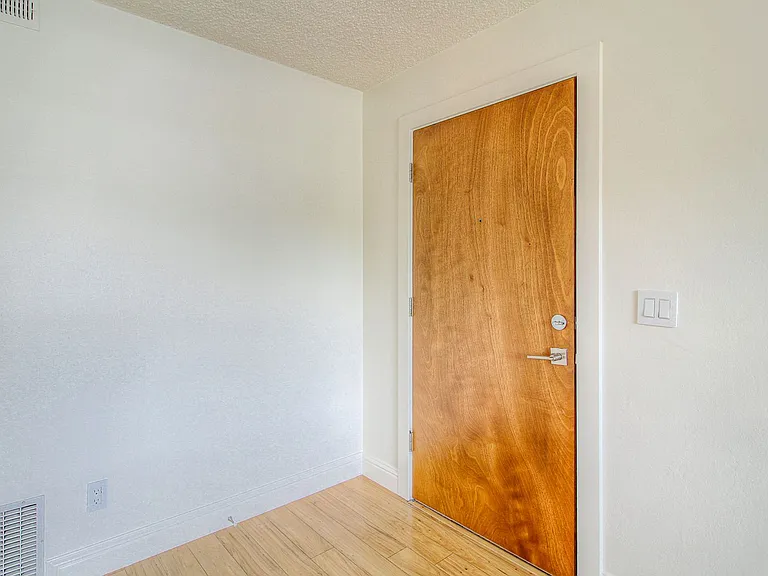 1532 Atlanta Ct #7 — Photo 3