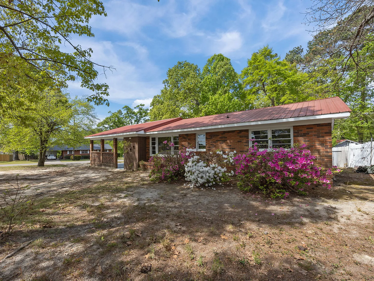 3 bed, 1.5 bath, 1266 sqft, $1,895 — Photo 2