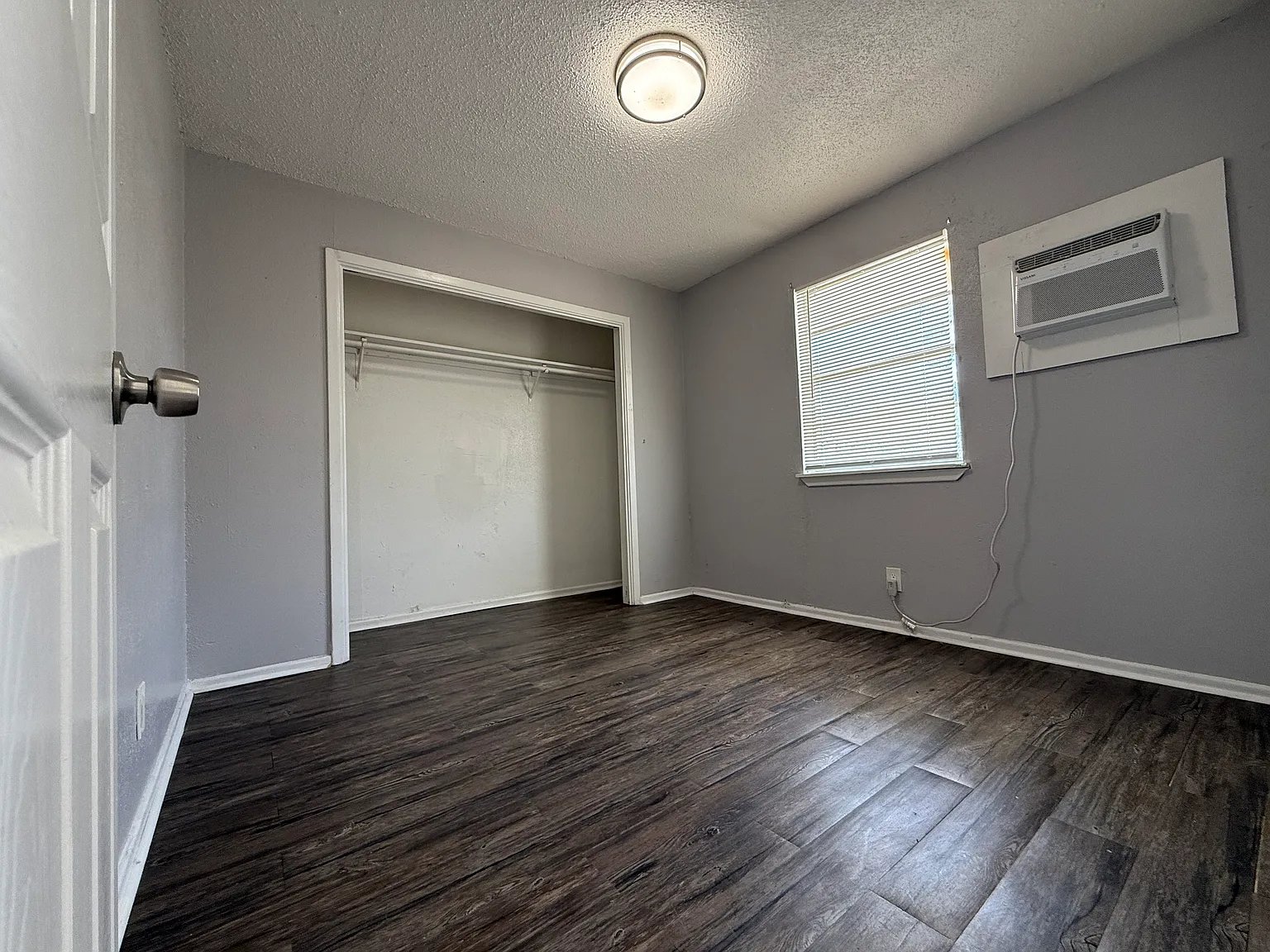 2 bed, 890 sqft, $750 — Photo 3