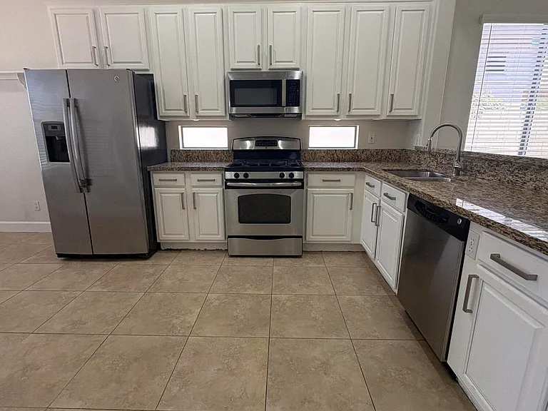 7729 E Tailspin Ln — Photo 10