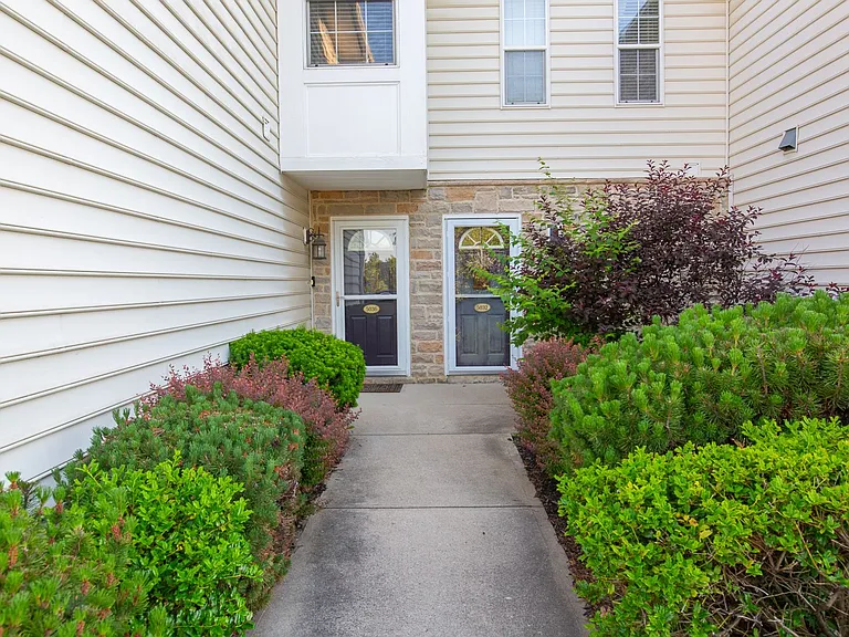 5036 Ivyvine Blvd — Photo 2