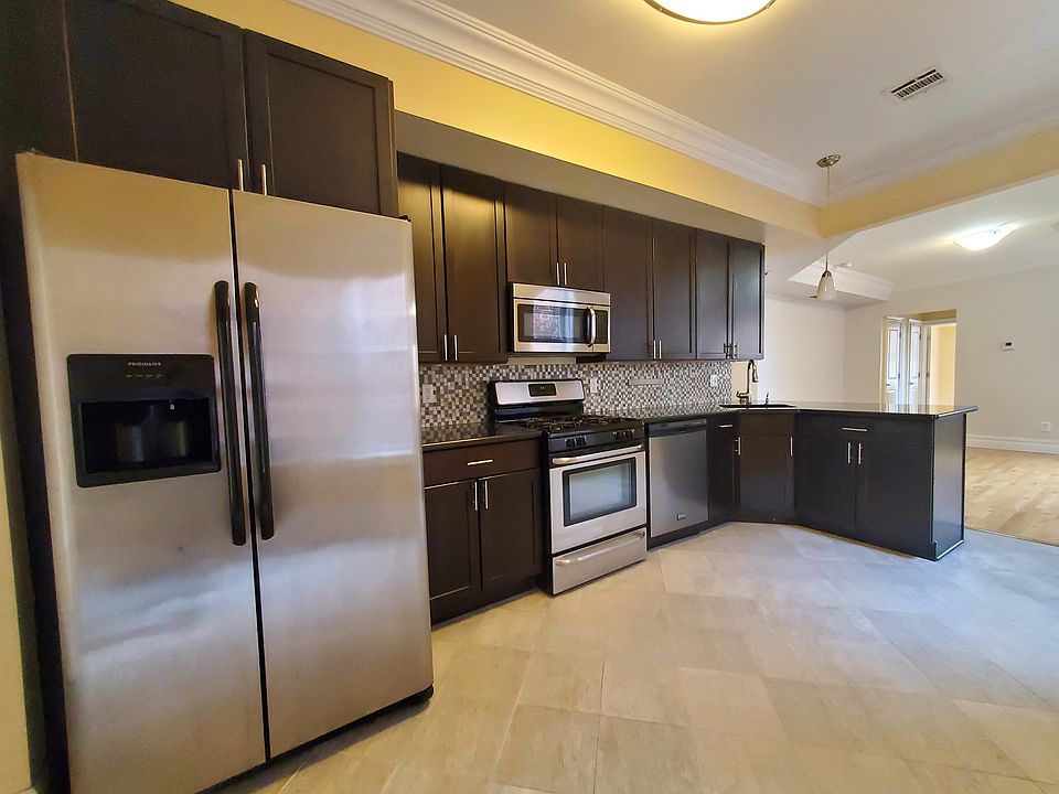 1st image of 377 Baldwin Ave APT 1B
