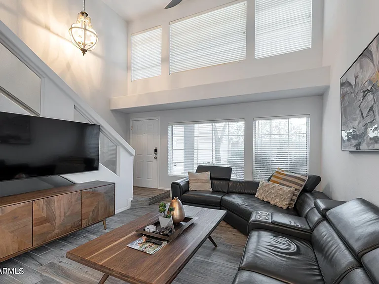 15550 N Frank Lloyd Wright Blvd #1085 — Photo 1