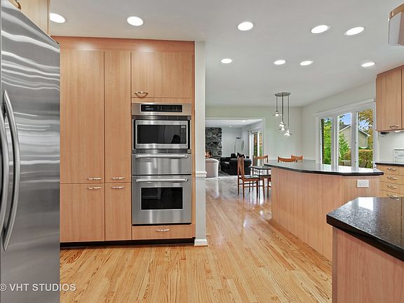 5th image of 107 W Saint Andrews Ln