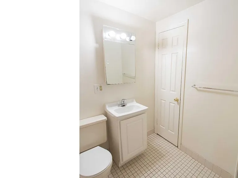 526 Spruce St #3R — Photo 21