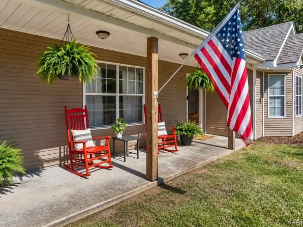 105 Lakeview Ct, Wetumpka, AL 36092