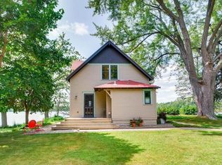 1099 Lakewood Dr N, Maplewood, MN 55119