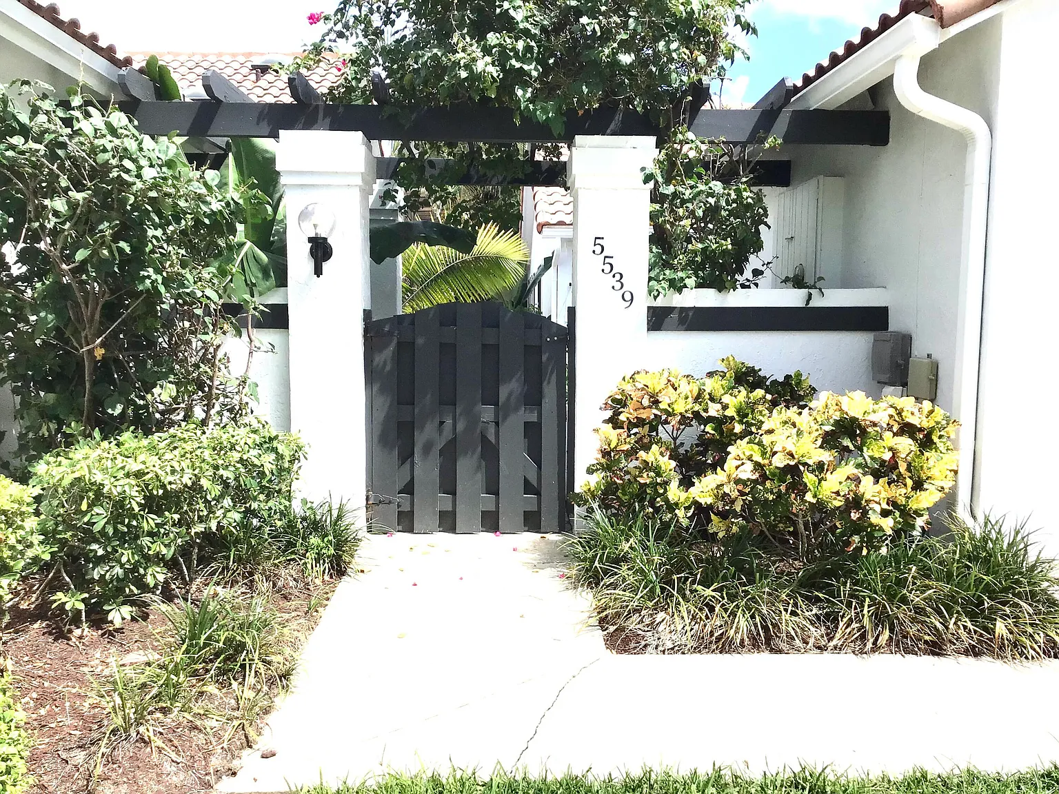 2 bed, 2.0 bath, 1112 sqft, $3,500 — Photo 2