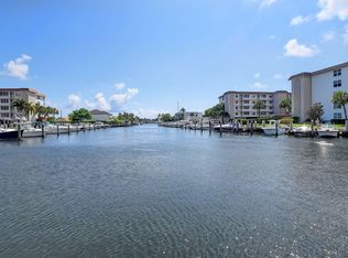 921 Gardenia Dr APT 371, Delray Beach, FL 33483