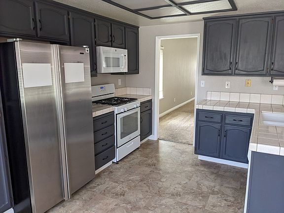 4th image of 692 Rambleton Dr