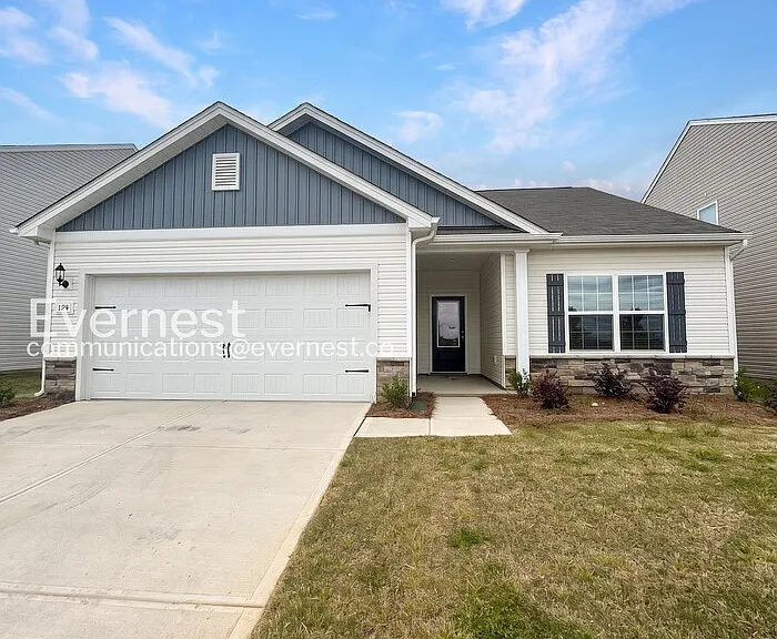 124 Lightning Dr — Photo 1
