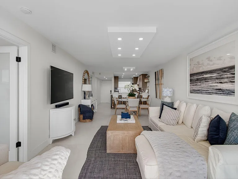 600 Egret Cir #7501 — Photo 8
