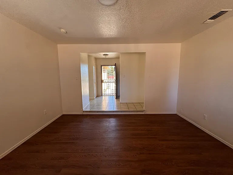 4445 N Emerson Ave — Photo 4