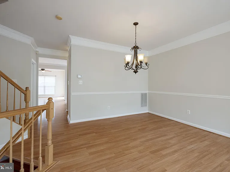 5319 Waldo Dr — Photo 10