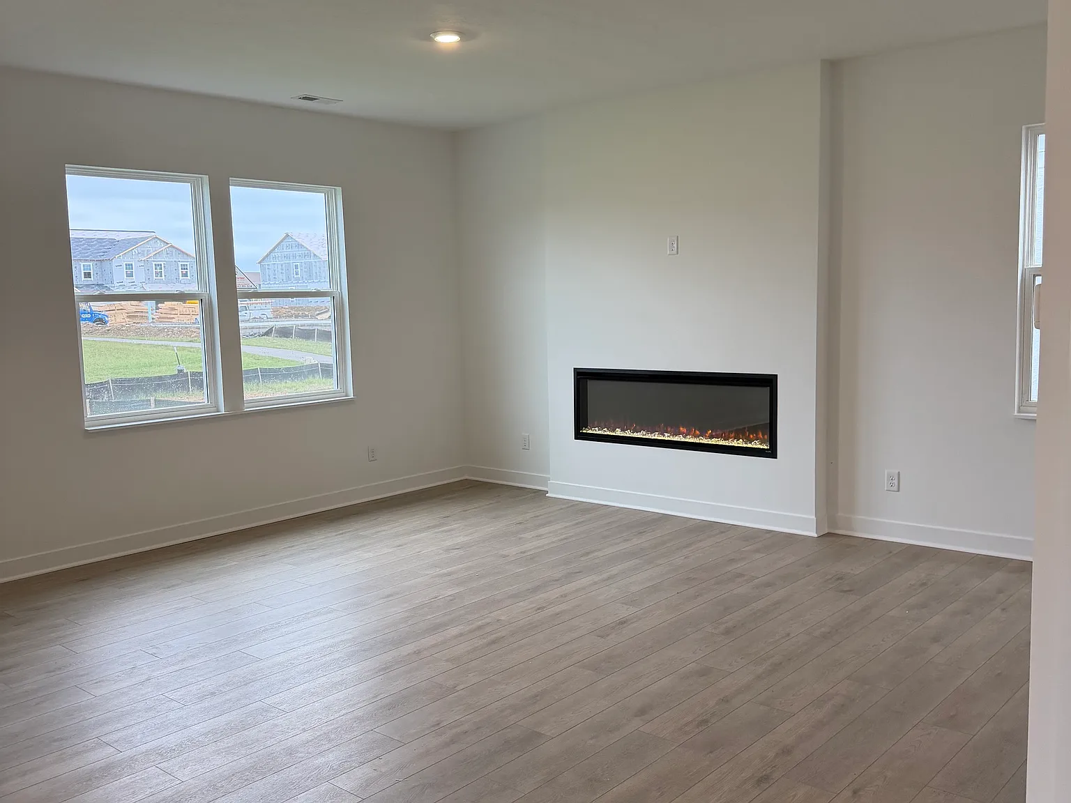 5 bed, 2578 sqft, $3,100 — Photo 4