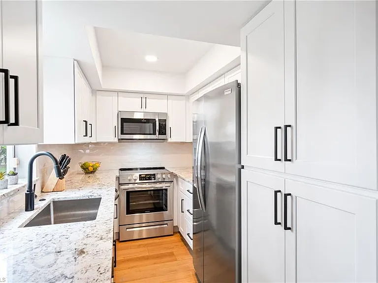 1275 7th Ave N #201 — Photo 11