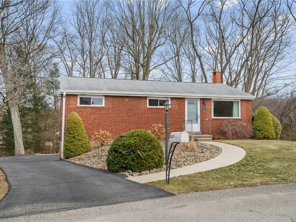 517 New Haven Dr, Greensburg, PA 15601