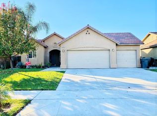 719 S 19th St, Kerman, CA 93630