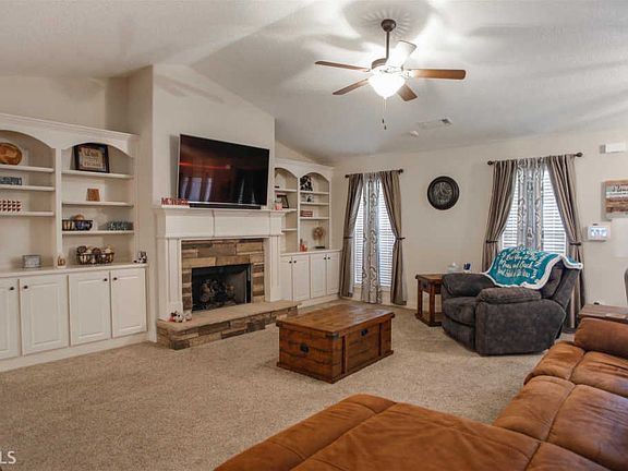 4th image of 330 Petal Creek Ln