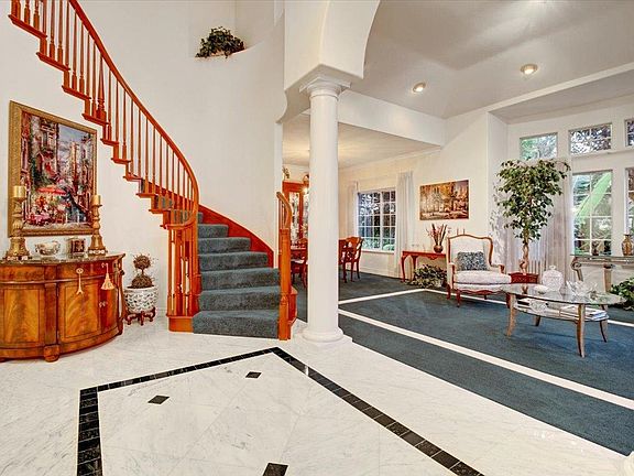 3rd image of 831 La Tierra Ct