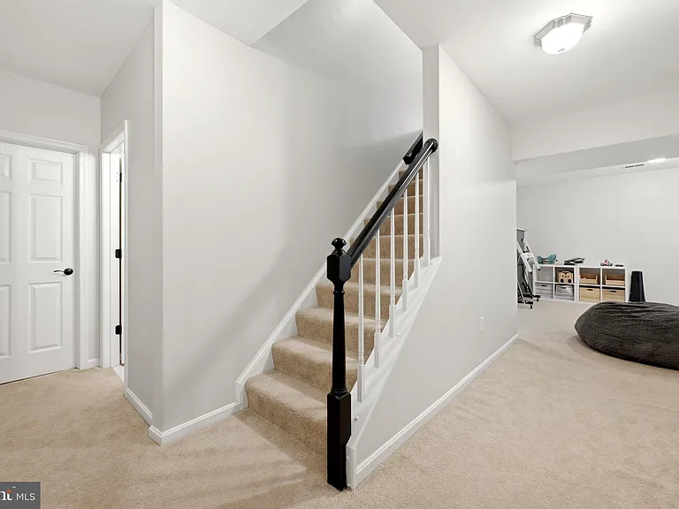 44218 Palladian Ct — Photo 46