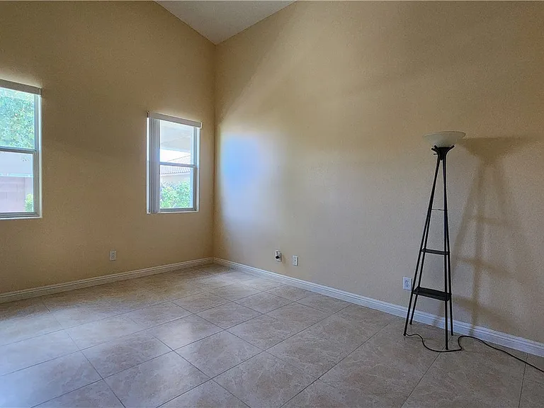 9709 Hawk Cliff Ave — Photo 19