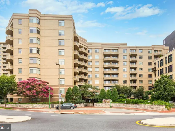 7111 Woodmont Ave APT 508, Bethesda, MD 20815
