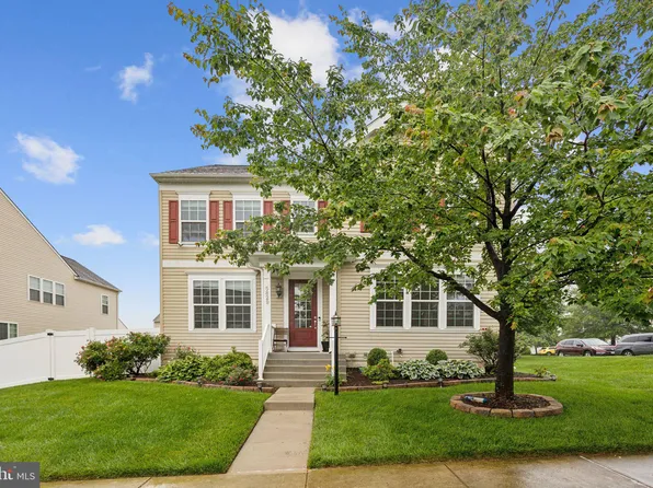 5829 Amanda Rose Ln, Woodbridge, VA 22193