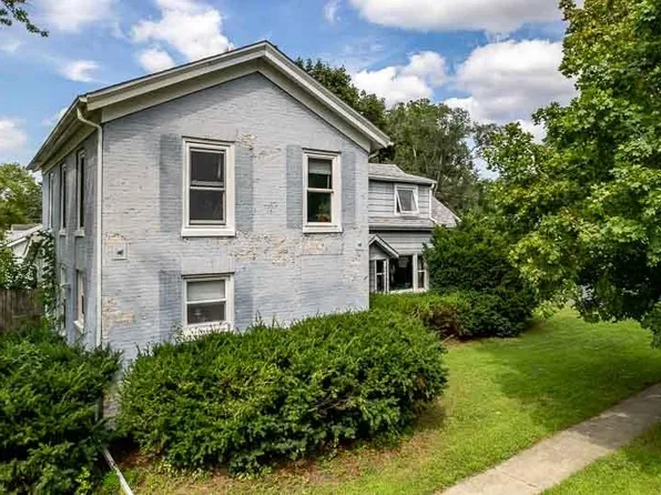 5602 Harrison St, Roscoe, IL 61073