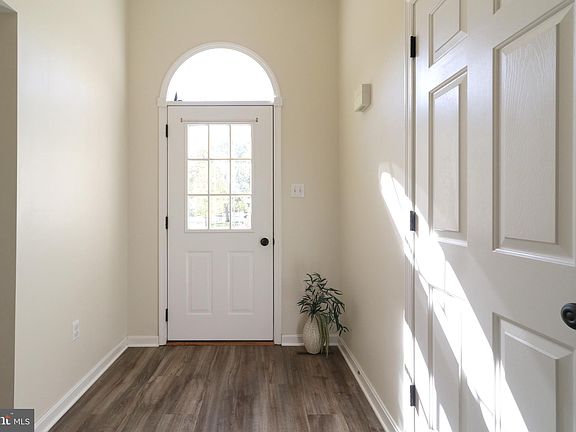 4th image of 716 Tanager Dr