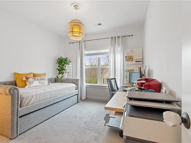 409 Carmichael Cir — Photo 41