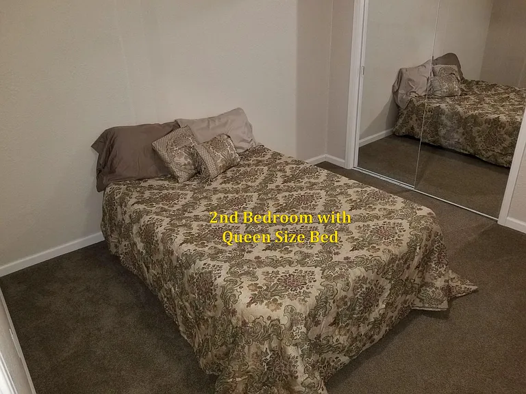 2804 E El Paso St — Photo 18