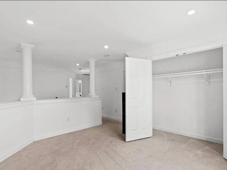 14216 Cervantes Ave — Photo 24