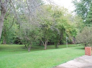 1811 Mulberry Ln, Sycamore, IL 60178
