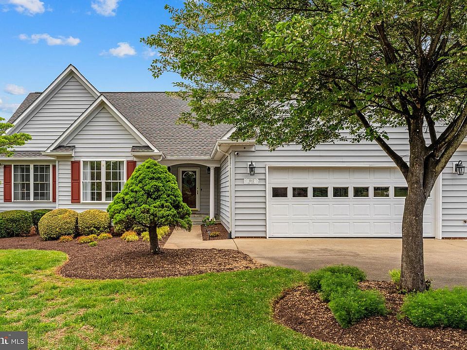 1st image of 1012 Golf Dr