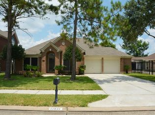 11831 Bogey Way, Pearland, TX 77089