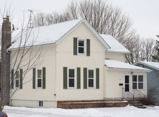 312 4th St, Prairie Du Sac, WI 53578