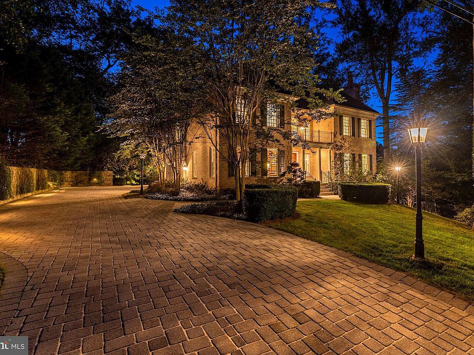 1st image of 916 Mackall Ave
