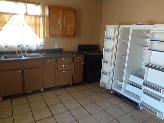 5th image of 20 Estancia St