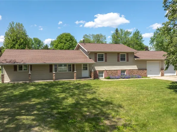 409 Oak St, Rowley, IA 52329